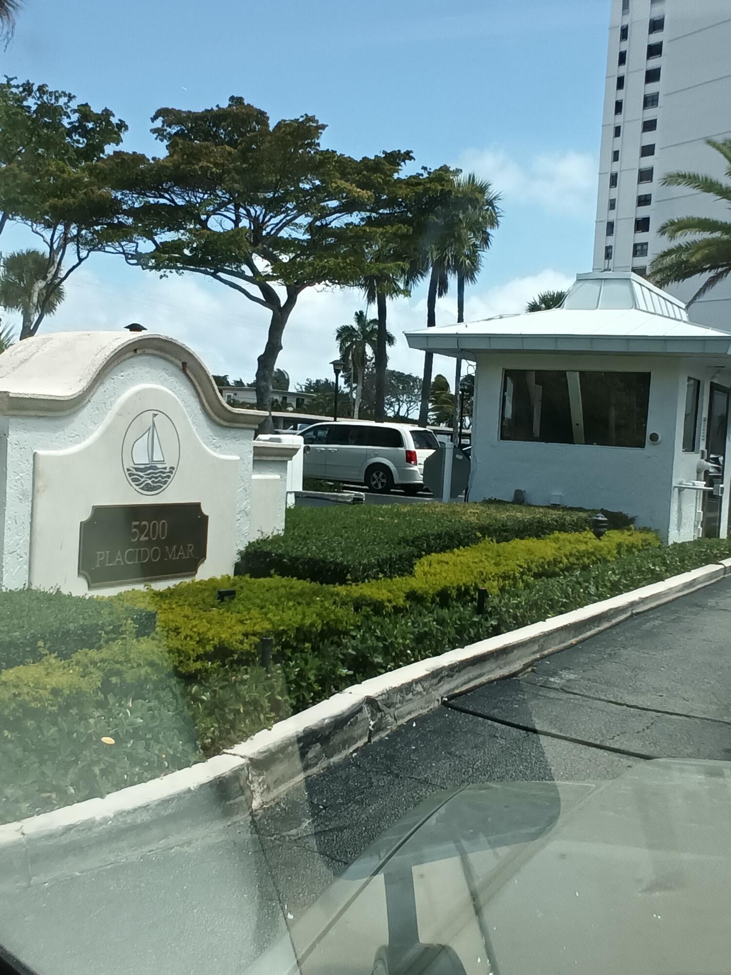 5200 North Flagler Drive, Unit 702 West Palm Beach, FL 33407 - Photo 18 of 36 a view of house with outdoor space and swimming pool
