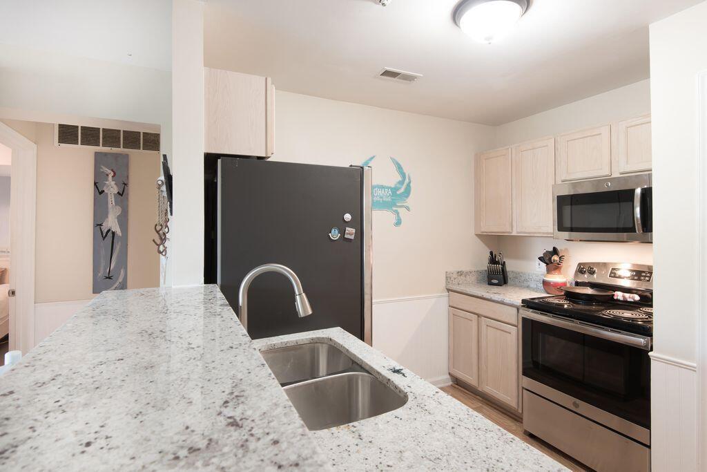 2262 Folly Road, Unit 1G Charleston, SC 29412 - Photo 4 of 26 folly condo 9