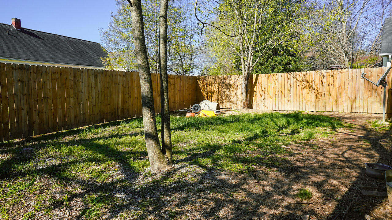 5322 Bennett Road Chattanooga, TN 37412 - Photo 17 of 18 backyard