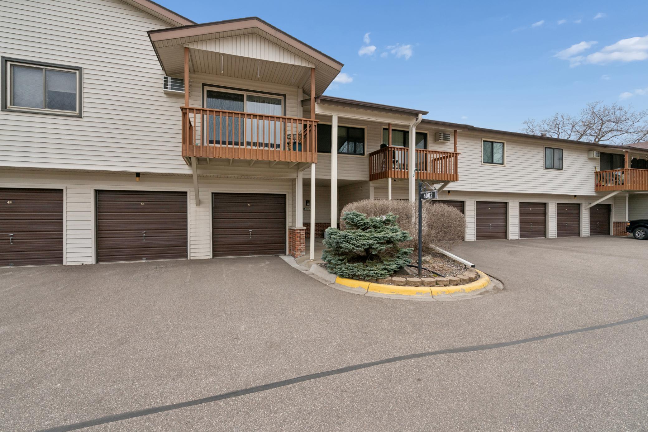 4002 Foss Road, Unit 102 St. Anthony, MN 55421 - Photo 2 of 17