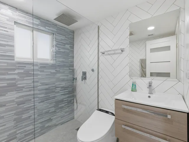 $16,000 | 2210 Northeast 3rd Avenue, Delray Beach, FL 33444