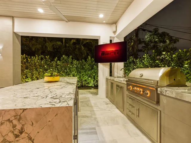 $16,000 | 2210 Northeast 3rd Avenue, Delray Beach, FL 33444