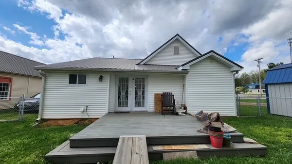 a front view of house with yard
