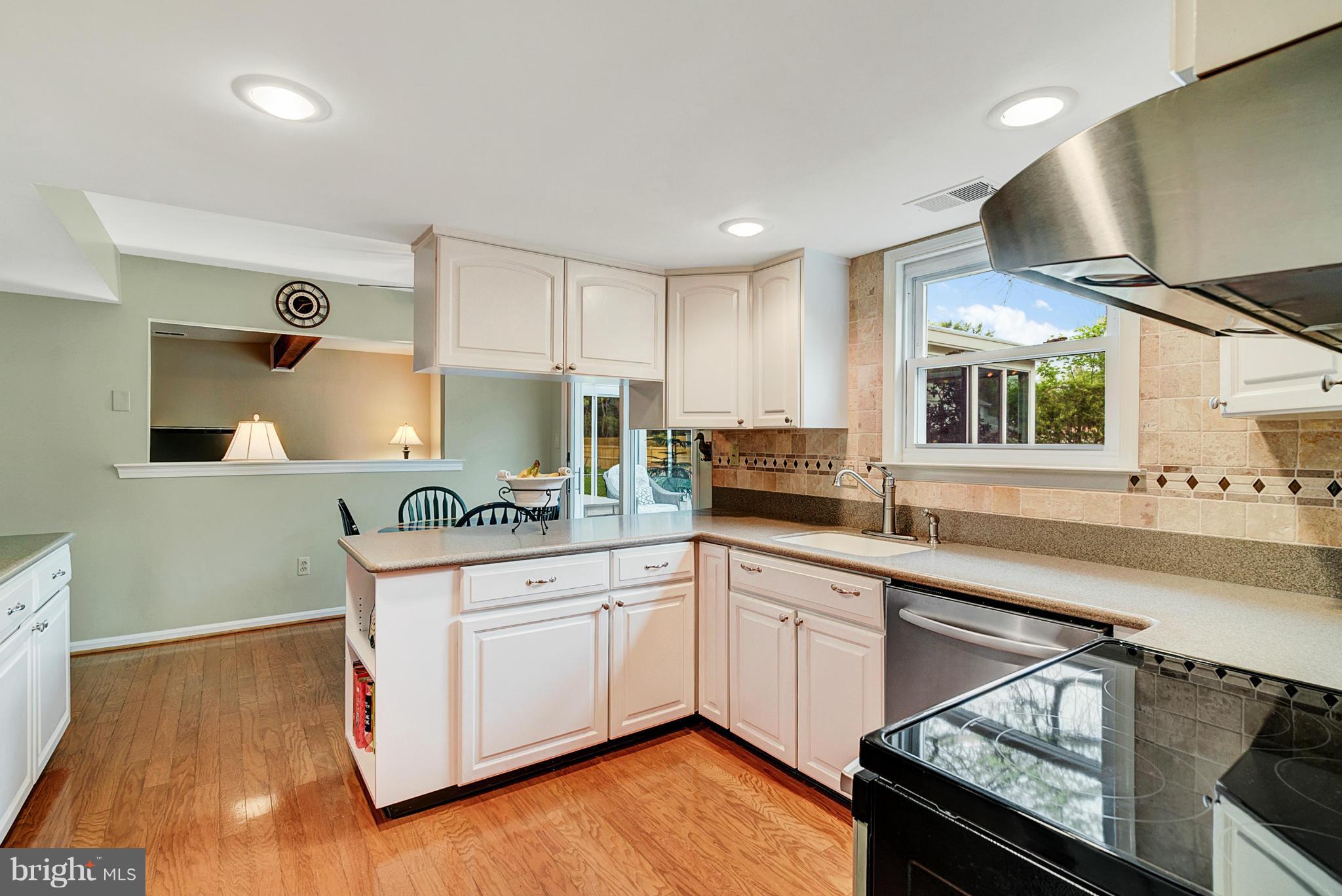 7209 Racepoint Way Alexandria, VA 22315 - Photo 11 of 30 Kitchen
