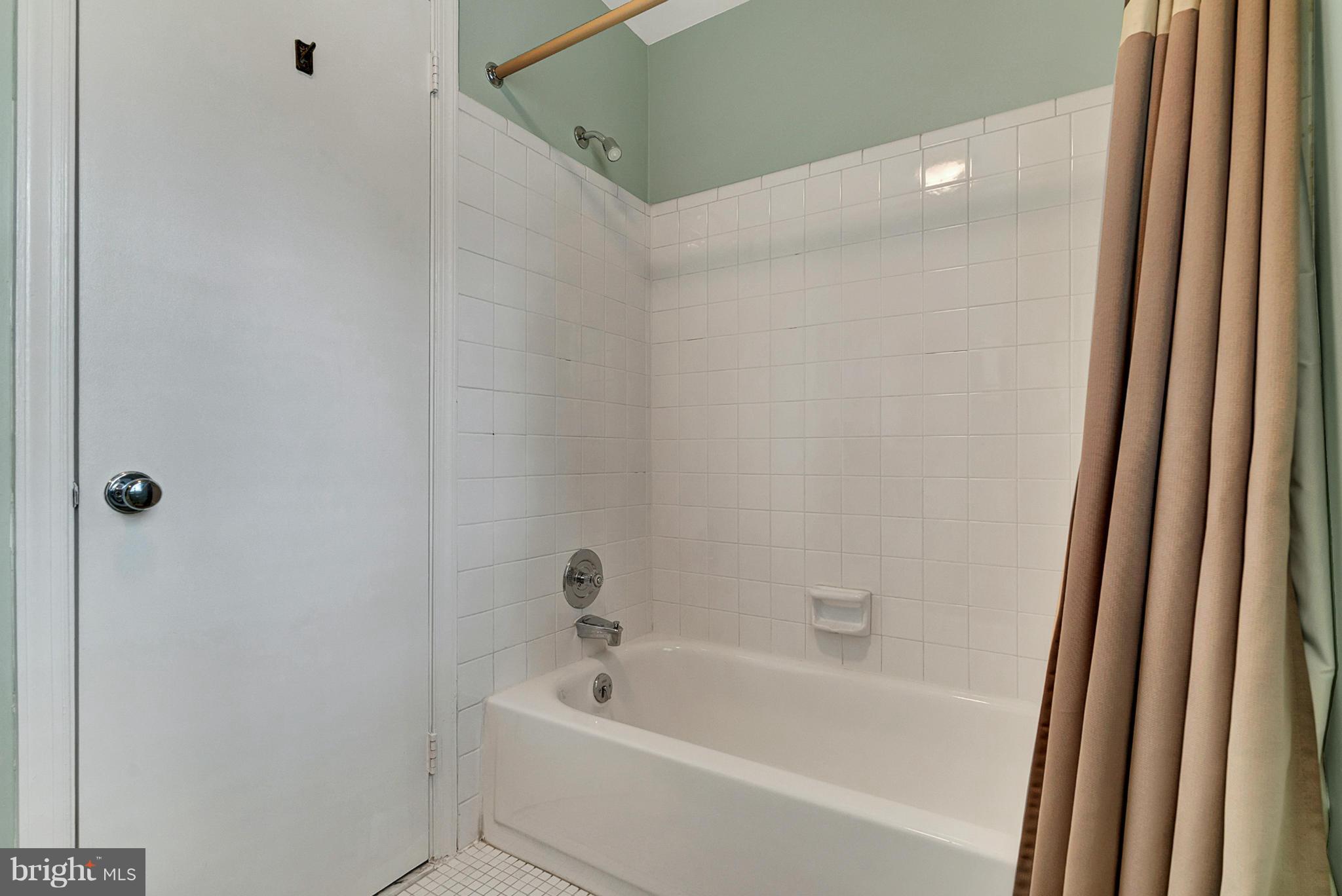 7209 Racepoint Way Alexandria, VA 22315 - Photo 24 of 30 Bath