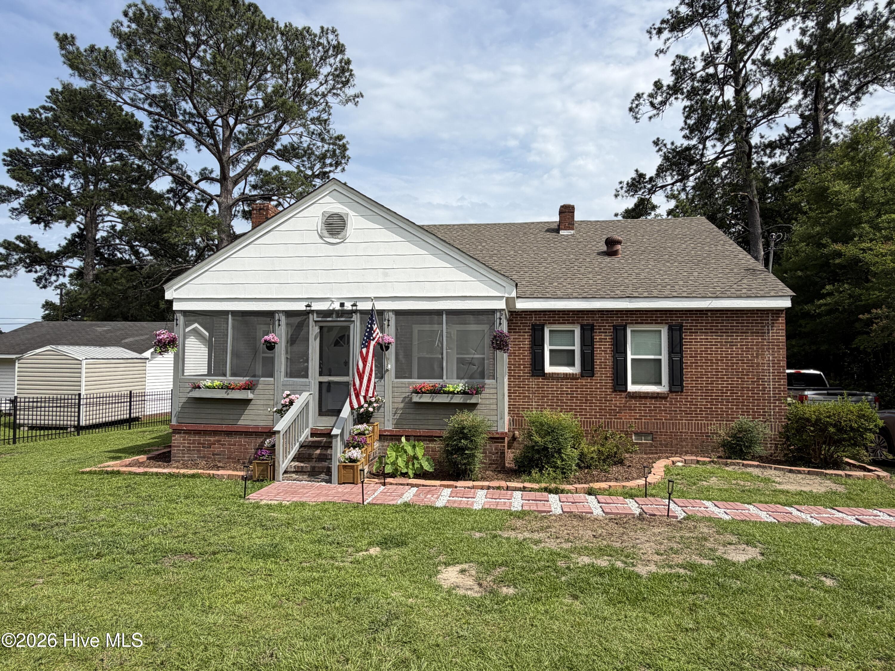225 Gordon Street Thomson, GA 30824 - Photo 2 of 36