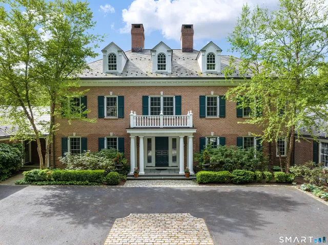 a front view of house with yard