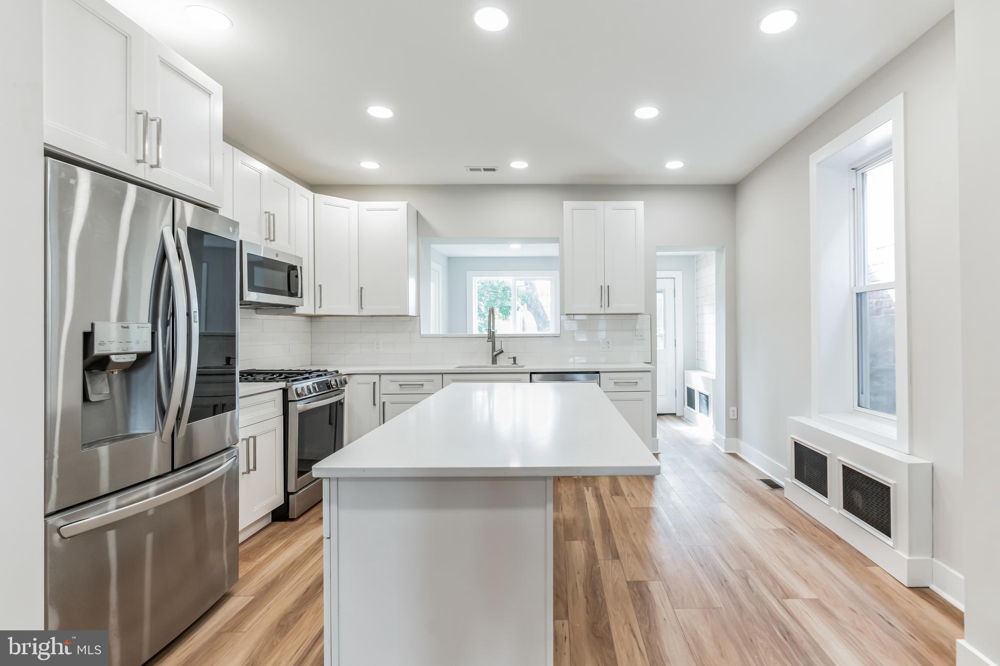3860 Terrace Street Philadelphia, PA 19128 - Photo 5 of 32