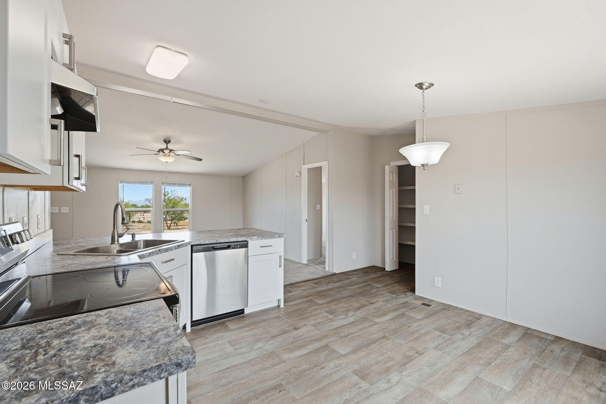 8690 South Marstellar Road Tucson, AZ 85736 - Photo 21 of 51 Open kitchen with plenty of room to work