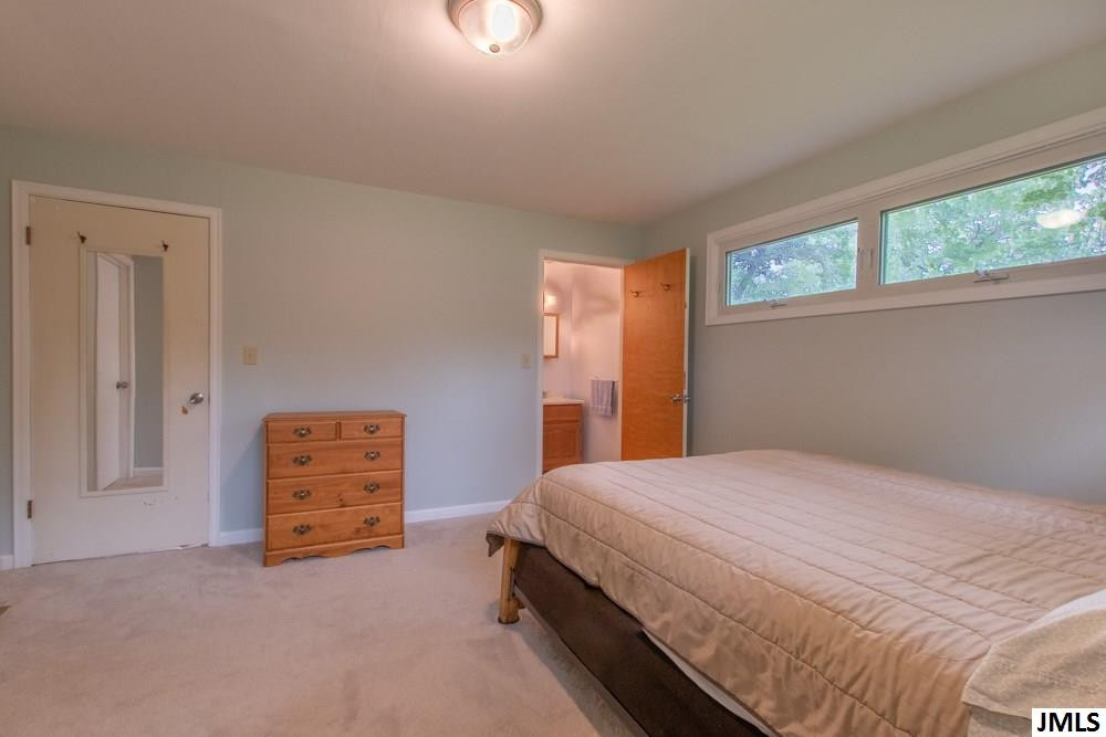 189 Robinson Road Jackson, MI 49203 - Photo 6 of 29 Photo 6