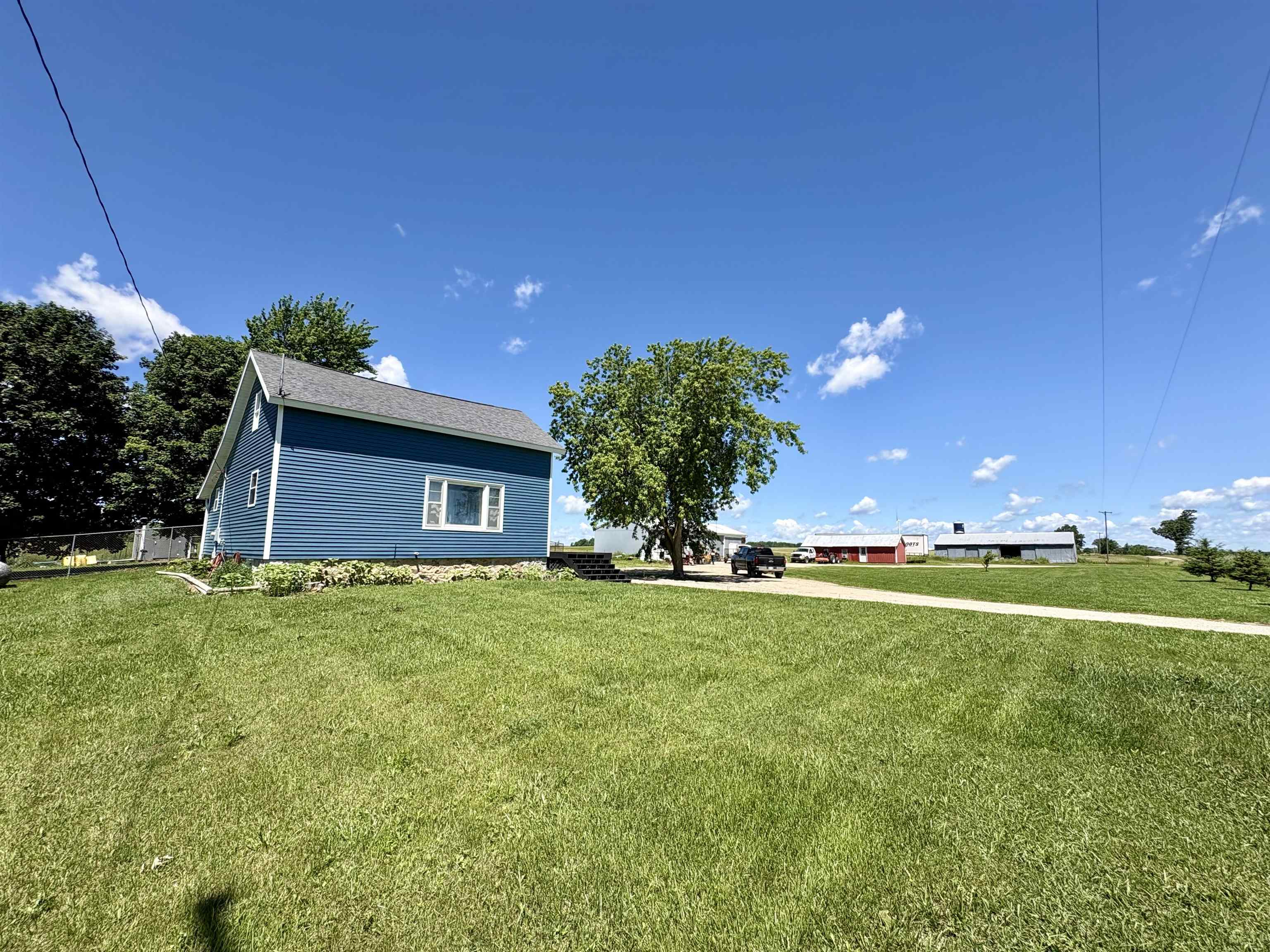 4275 North Vandecar Road Weidman, MI 48893 - Photo 2 of 27