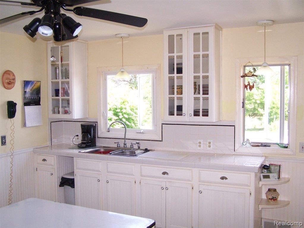 11680 Milford Road Holly, MI 48442 - Photo 17 of 25 Kitchen 3.JPG