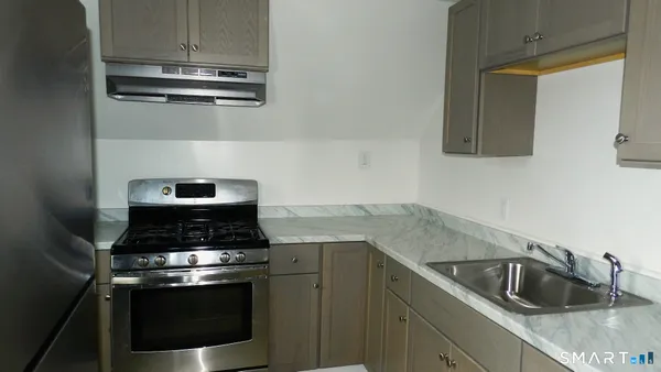 $2,100 | 1655 Iranistan Avenue, Bridgeport, CT 06604