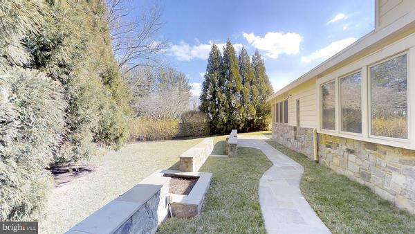 9723 Spring Ridge Lane Vienna, VA 22182 - Photo 21 of 22 Exterior (Rear)