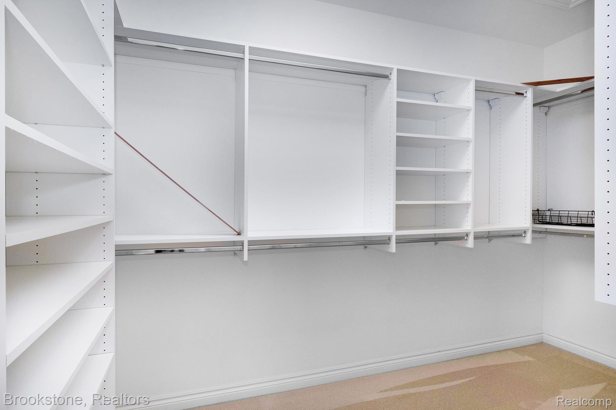 2916 Birnam Court Rochester, MI 48306 - Photo 20 of 44 Walk-in Master California Closet