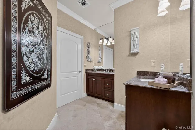 $799,000 | 366 Roosevelt Way, Westbury, NY 11590