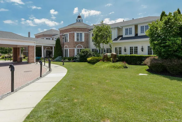 $799,000 | 366 Roosevelt Way, Westbury, NY 11590