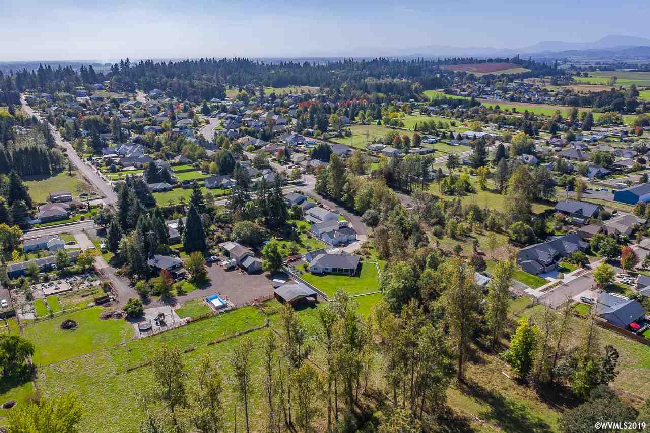 2595 Northwest Gibson Hill Road Albany, OR 97321 - Photo 4 of 41