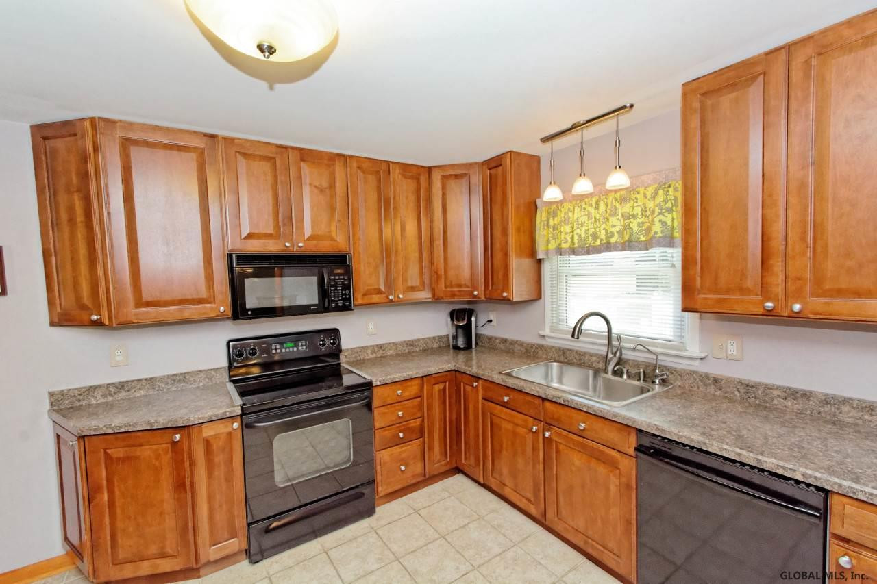 13 Michael Road Castleton-on-Hudson, NY 12033 - Photo 8 of 25 Photo 8