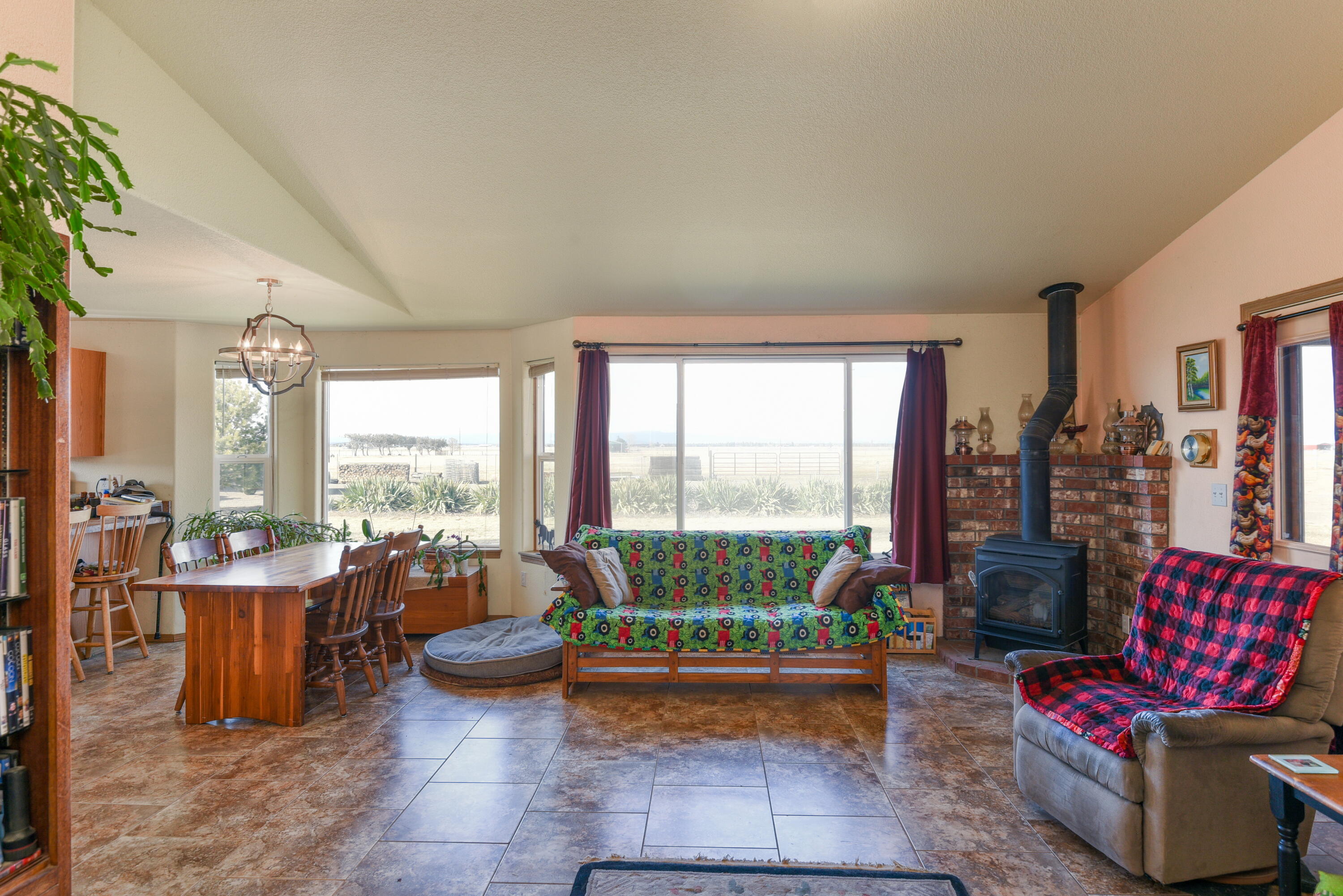 26595 Horsell Road Bend, OR 97701 - Photo 10 of 52 11 Horsell