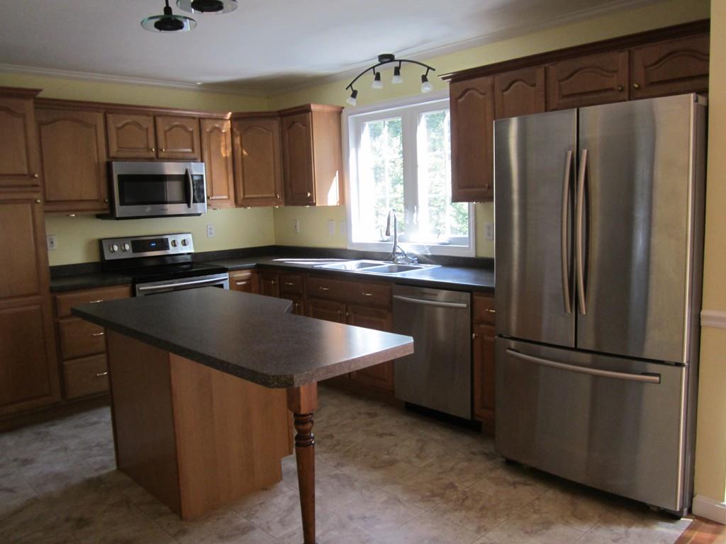 139 East Charlton Road Spencer, MA 01562 - Photo 3 of 12 Gallery Image 3
