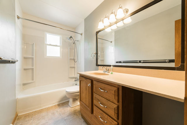 1013-1015 Sharon Drive DeKalb, IL 60115 - Photo 13 of 20