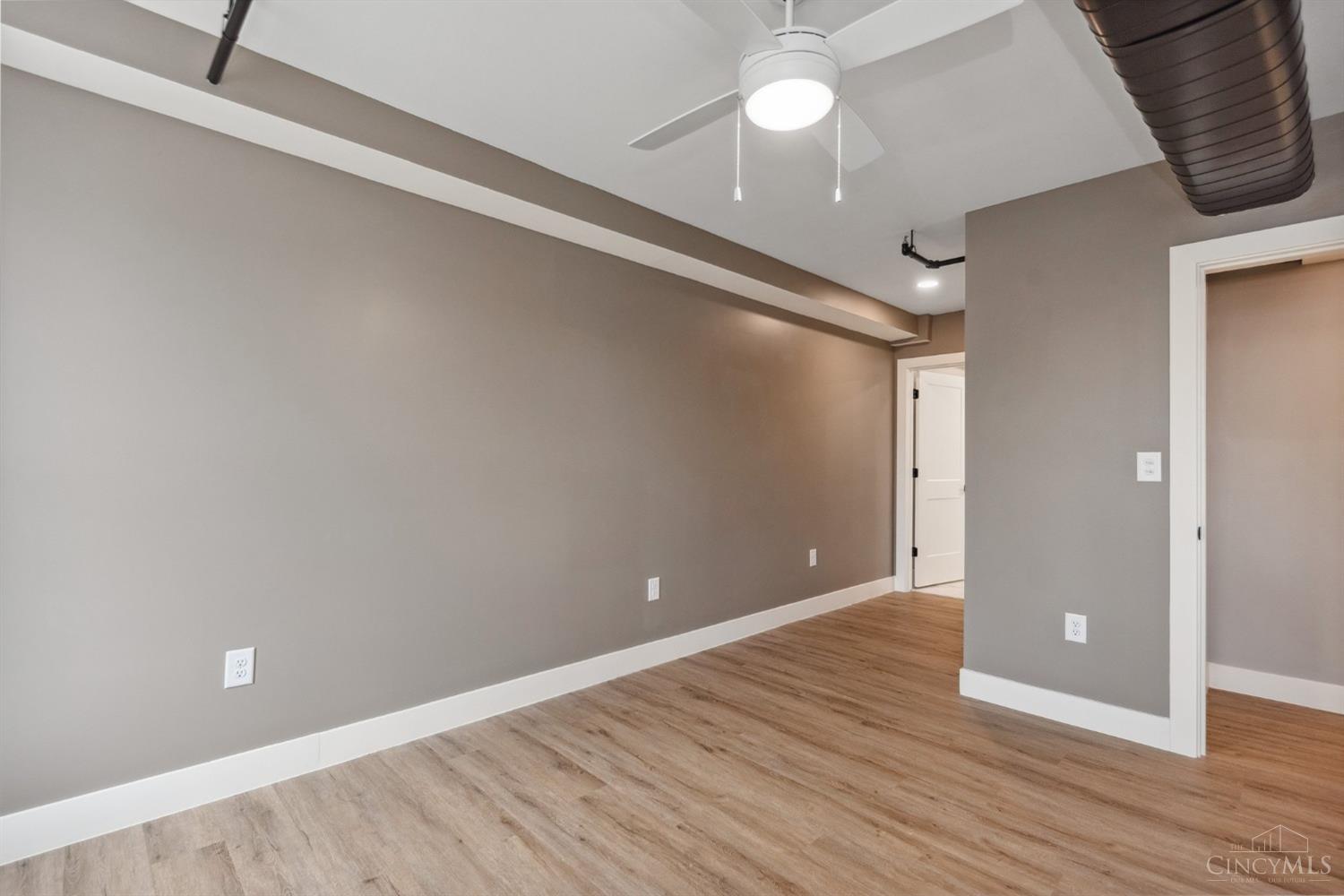 6011 Madison Road, Unit 4 Cincinnati, OH 45227 - Photo 15 of 28
