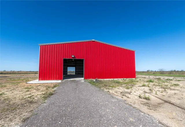 $3,600,000 | 13458 County Road 210, Danbury, TX 77534