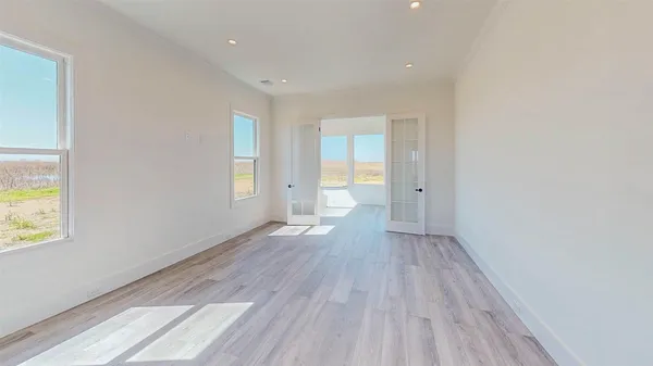 $3,250,000 | 13458 County Road 210, Danbury, TX 77534