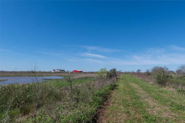 $3,600,000 | 13458 County Road 210, Danbury, TX 77534