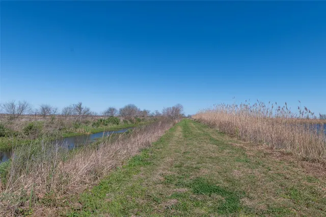 $3,600,000 | 13458 County Road 210, Danbury, TX 77534