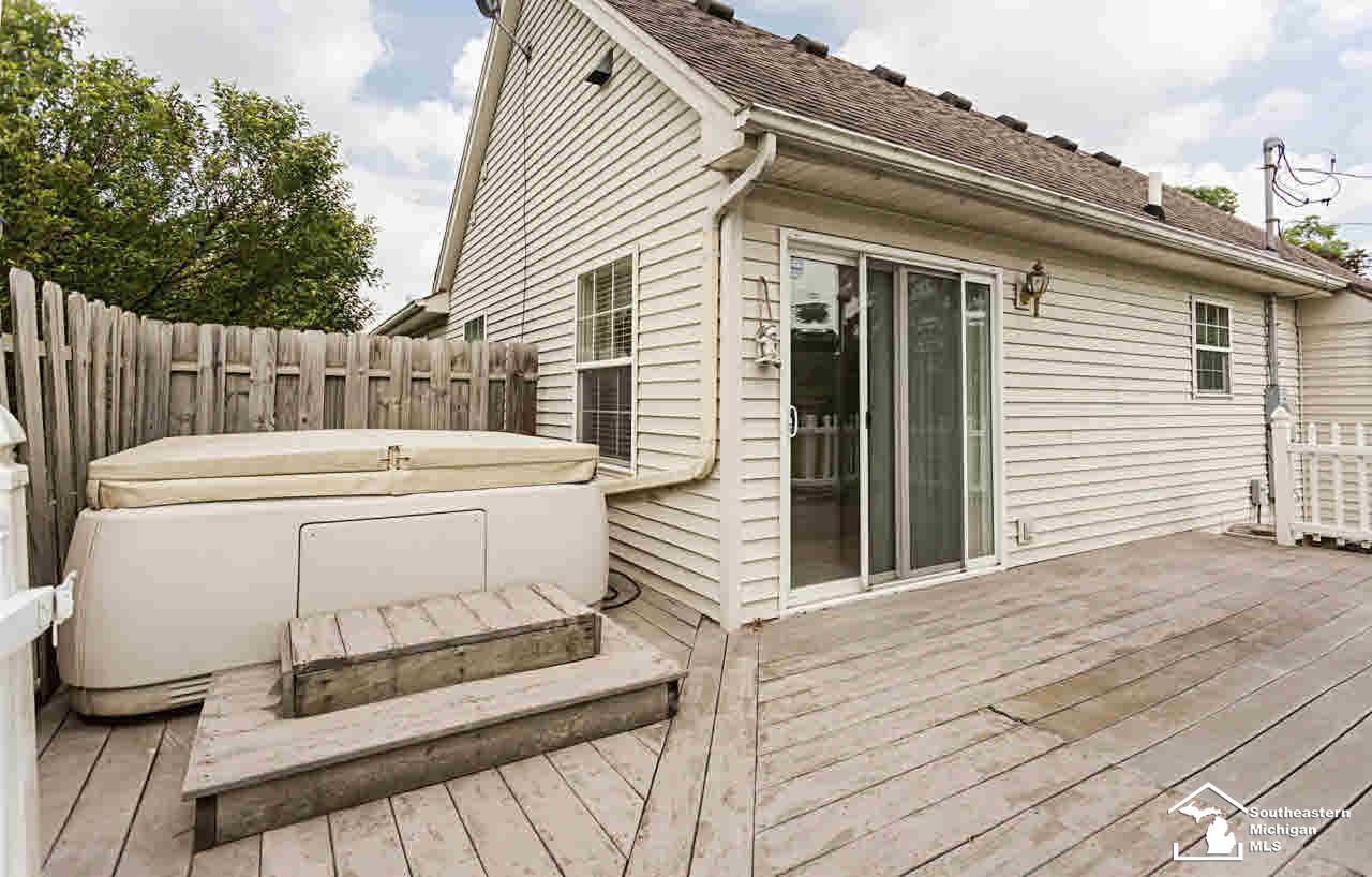 2625 Pinewood Road Temperance, MI 48182 - Photo 5 of 21