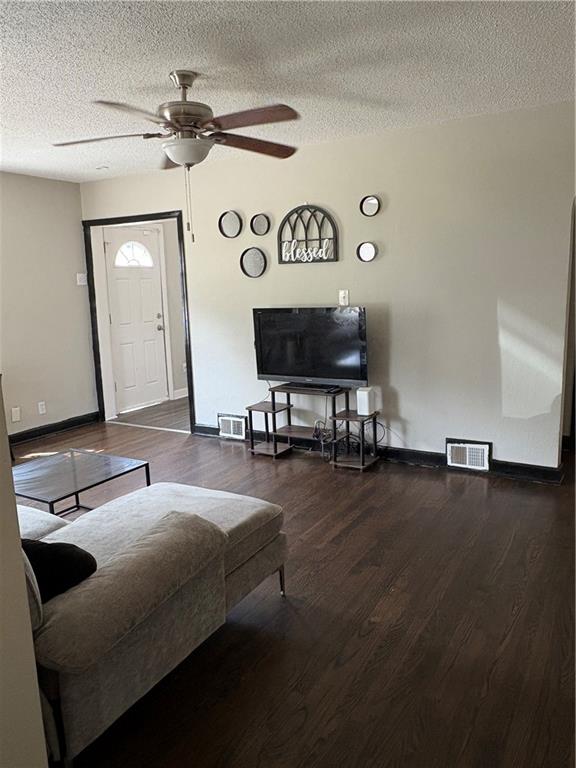 230 South Huttig Avenue Independence, MO 64053 - Photo 5 of 20