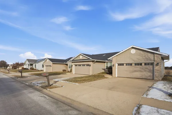 $285,000 | 1509 3 12th Avenue, Orion, IL 61273