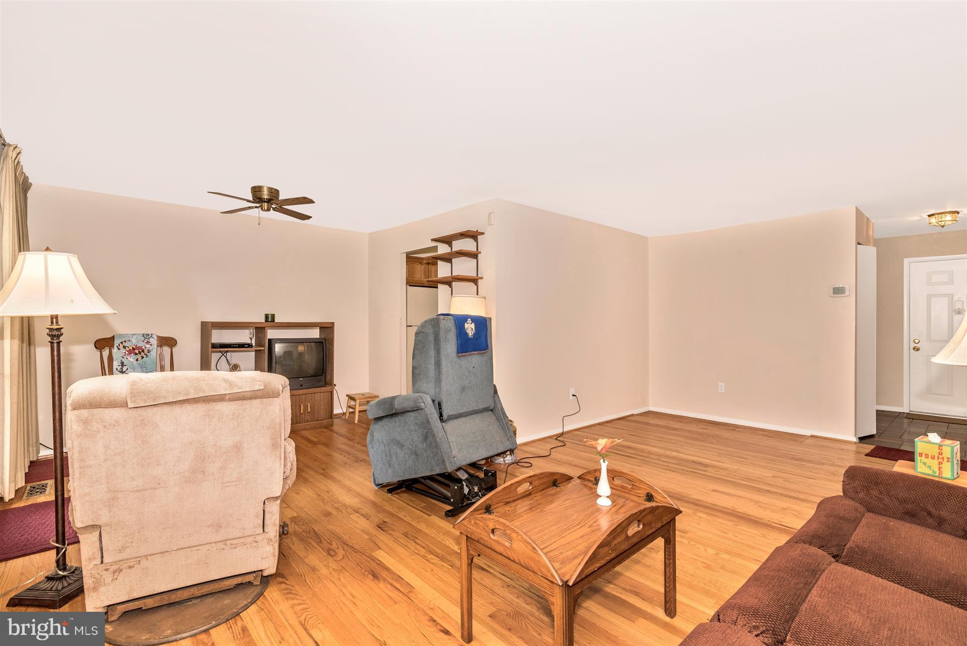 3908 Susanna Road Randallstown, MD 21133 - Photo 11 of 30 Living Room