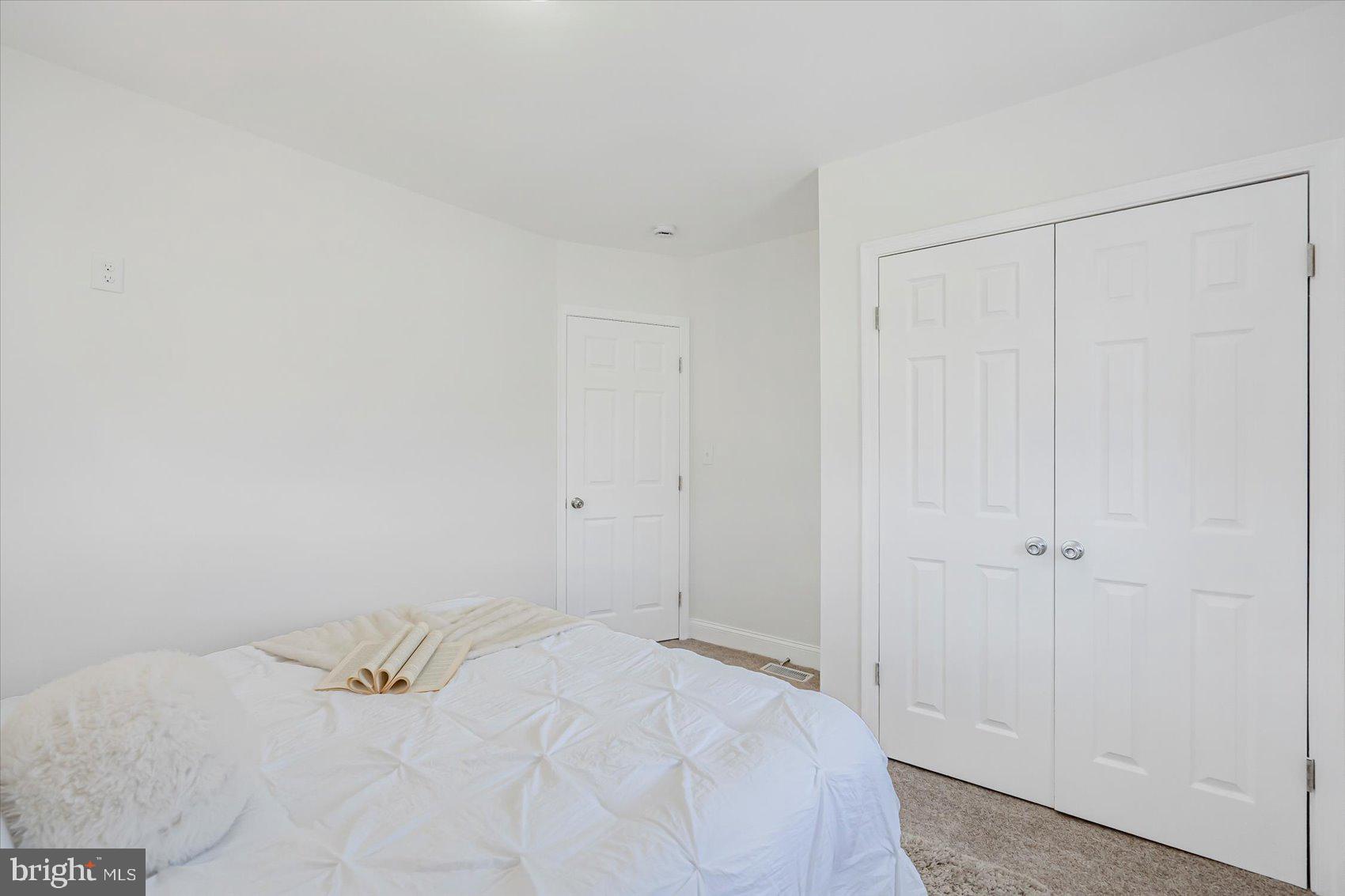 5412 Clover Road Baltimore, MD 21215 - Photo 25 of 42 a bathroom with a bathtub