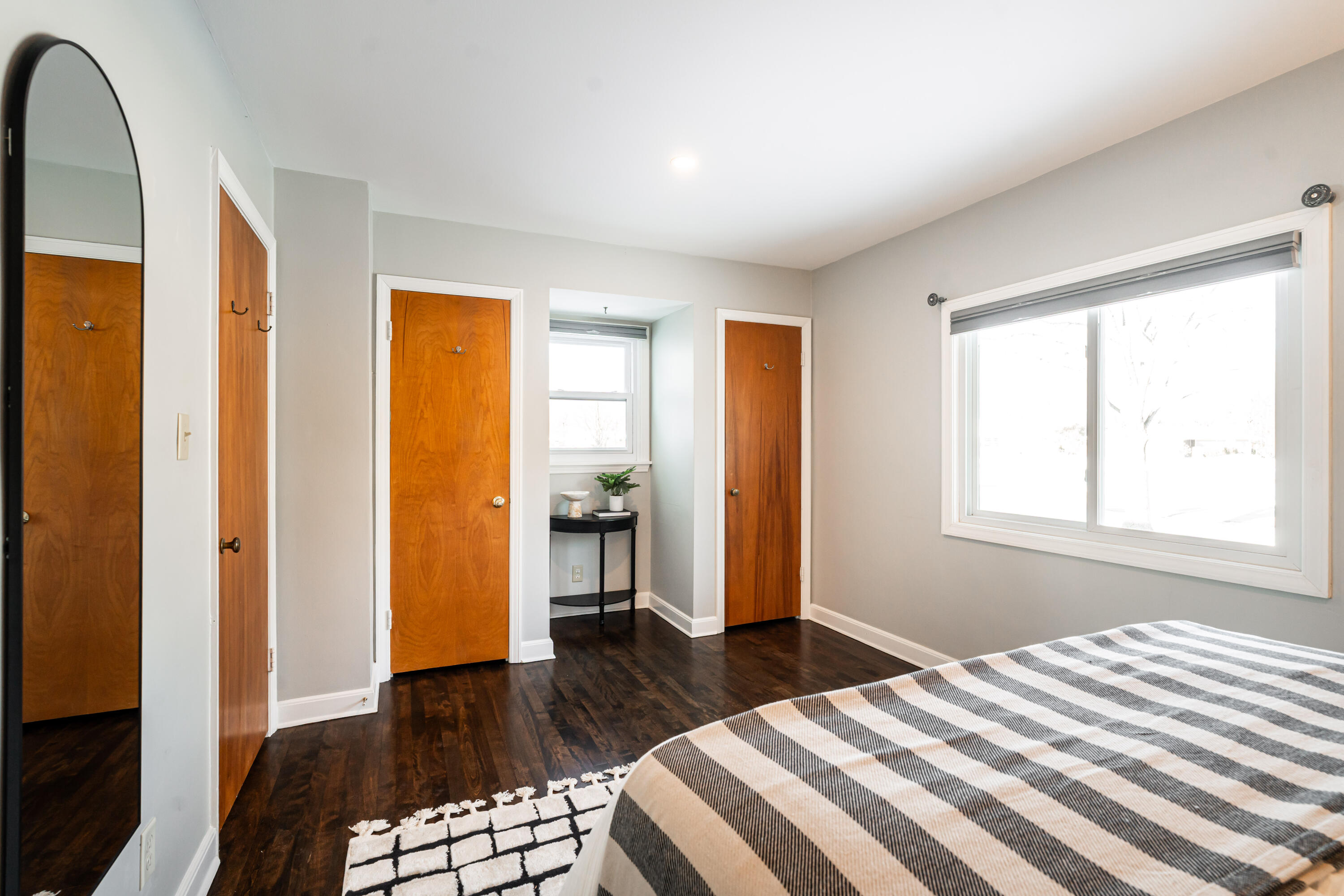 7506 North Crossway Road Fox Point, WI 53217 - Photo 20 of 37 Primary Bedroom