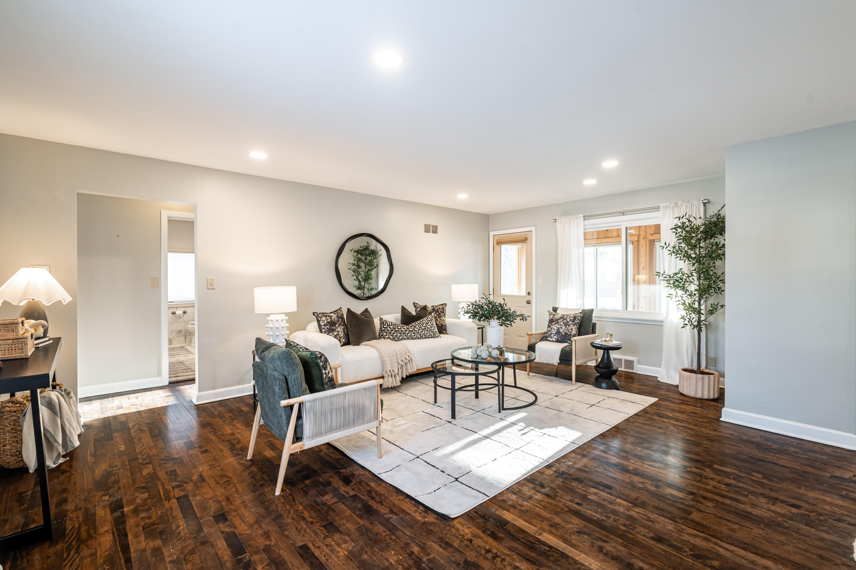 7506 North Crossway Road Fox Point, WI 53217 - Photo 4 of 37 Living Room