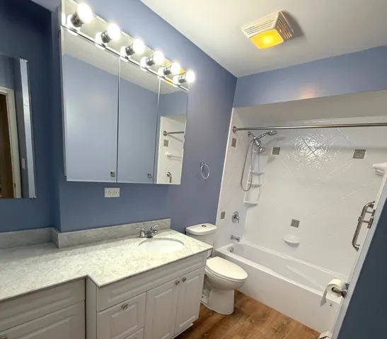 $185,000 | 155 East Mill Street, Unit 8, Wauconda, IL 60084