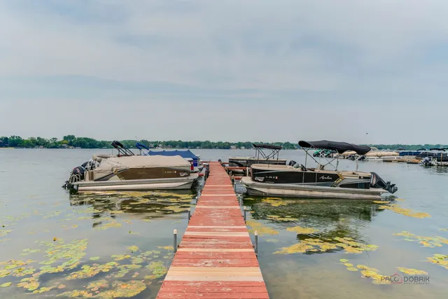 $185,000 | 155 East Mill Street, Unit 8, Wauconda, IL 60084