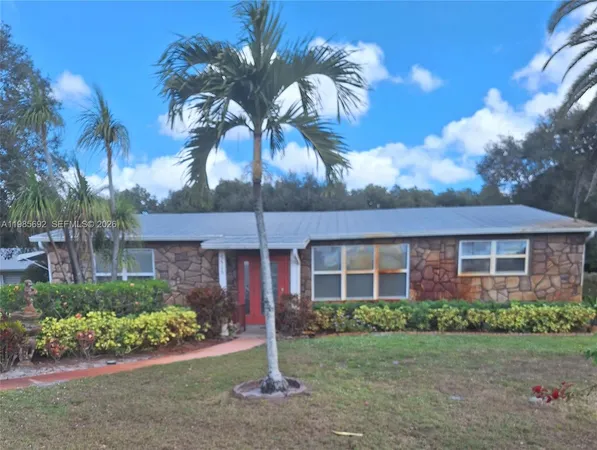 $830,000 | 5525 Southeast Ault Avenue, Stuart, FL 34997