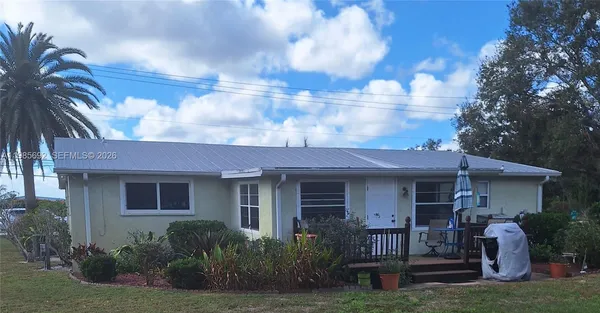 $830,000 | 5525 Southeast Ault Avenue, Stuart, FL 34997