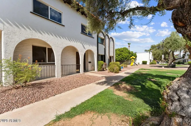 $2,500 | 4251 North Miller Road, Scottsdale, AZ 85251