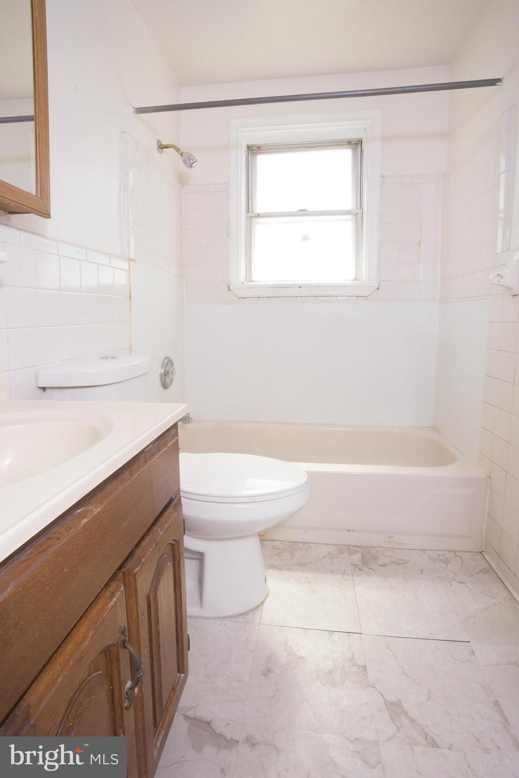 2228 Vailthorn Road Middle River, MD 21220 - Photo 12 of 18 Bath