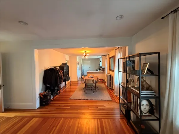 $3,200 | 16 Apthorp Avenue, Newport, RI 02840