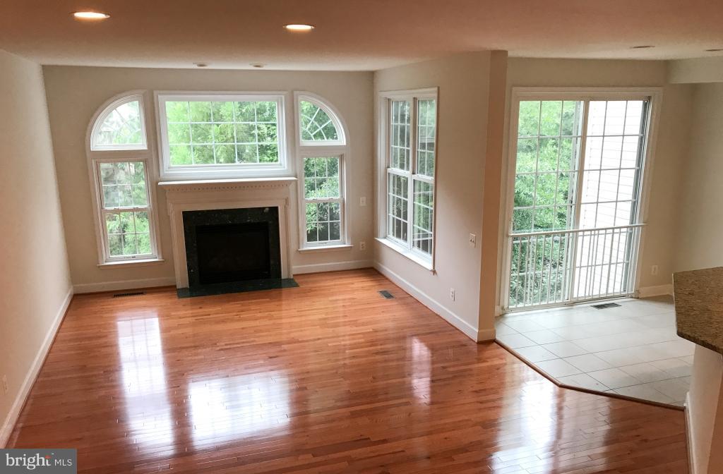 9263 Laurel Ridge Crossing Road Lorton, VA 22079 - Photo 11 of 27 Family Room