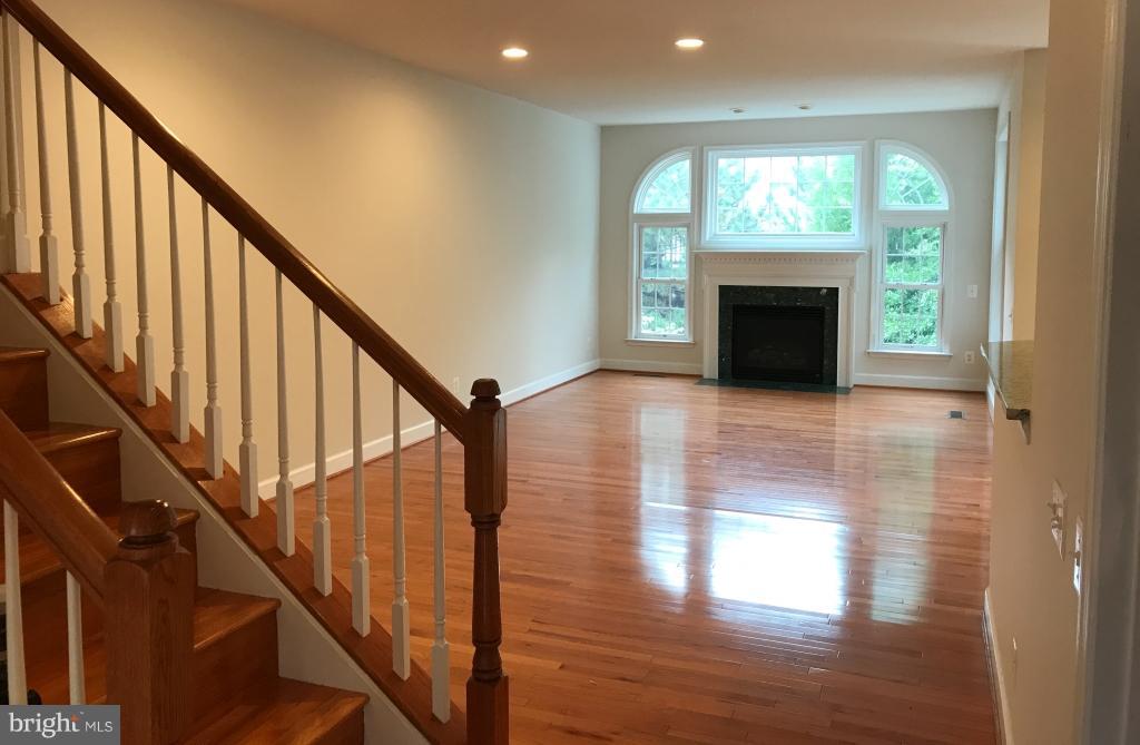 9263 Laurel Ridge Crossing Road Lorton, VA 22079 - Photo 12 of 27 Family Room