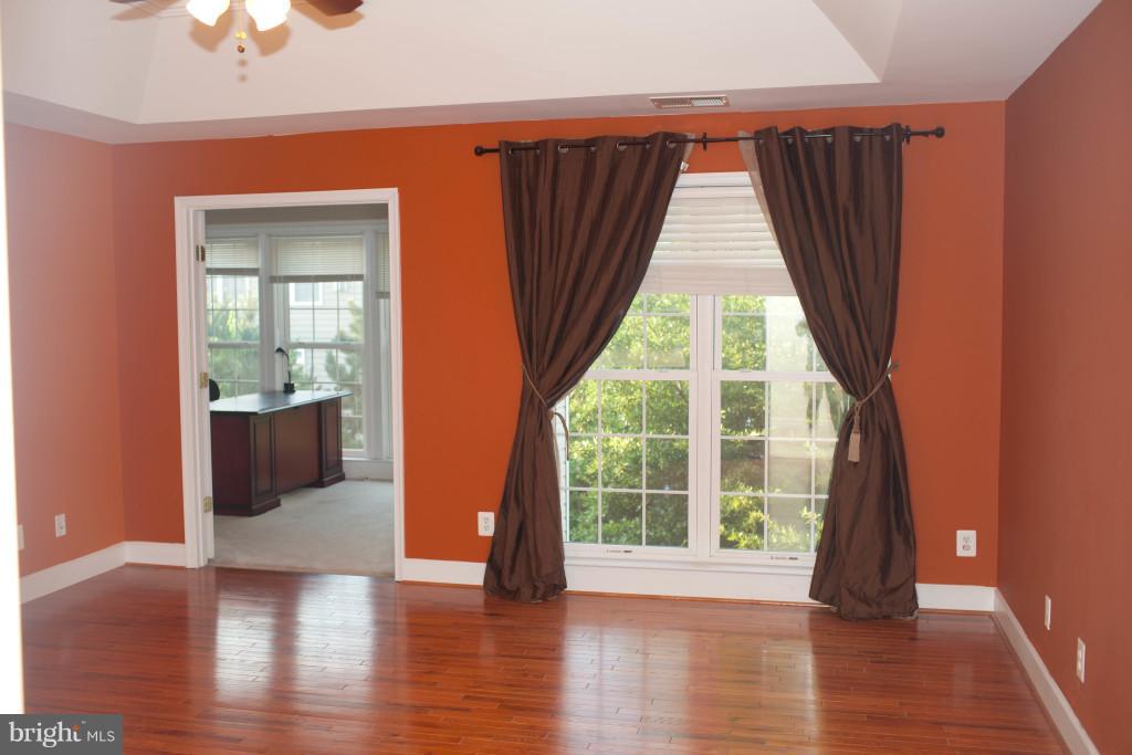 9263 Laurel Ridge Crossing Road Lorton, VA 22079 - Photo 17 of 27 Bedroom (Master)