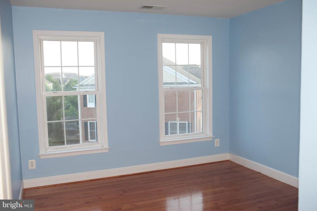 9263 Laurel Ridge Crossing Road Lorton, VA 22079 - Photo 21 of 27 Bedroom
