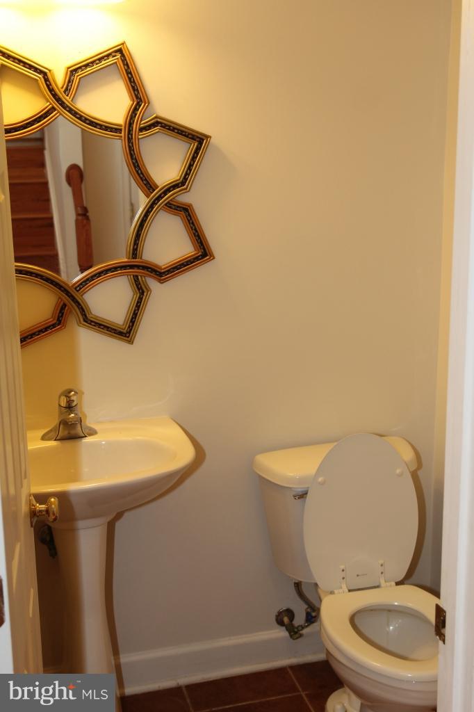 9263 Laurel Ridge Crossing Road Lorton, VA 22079 - Photo 5 of 27 Bath